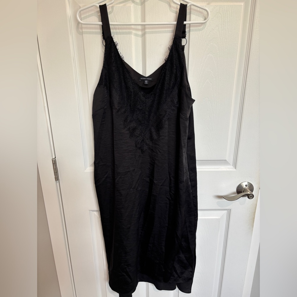 🔴 Universal Standard Black Lace Dress